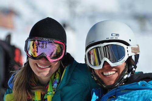 Juliana e Isabel estão entre os melhores snowboarders do Brasil nos Estados Unidos / Foto: Divulgação